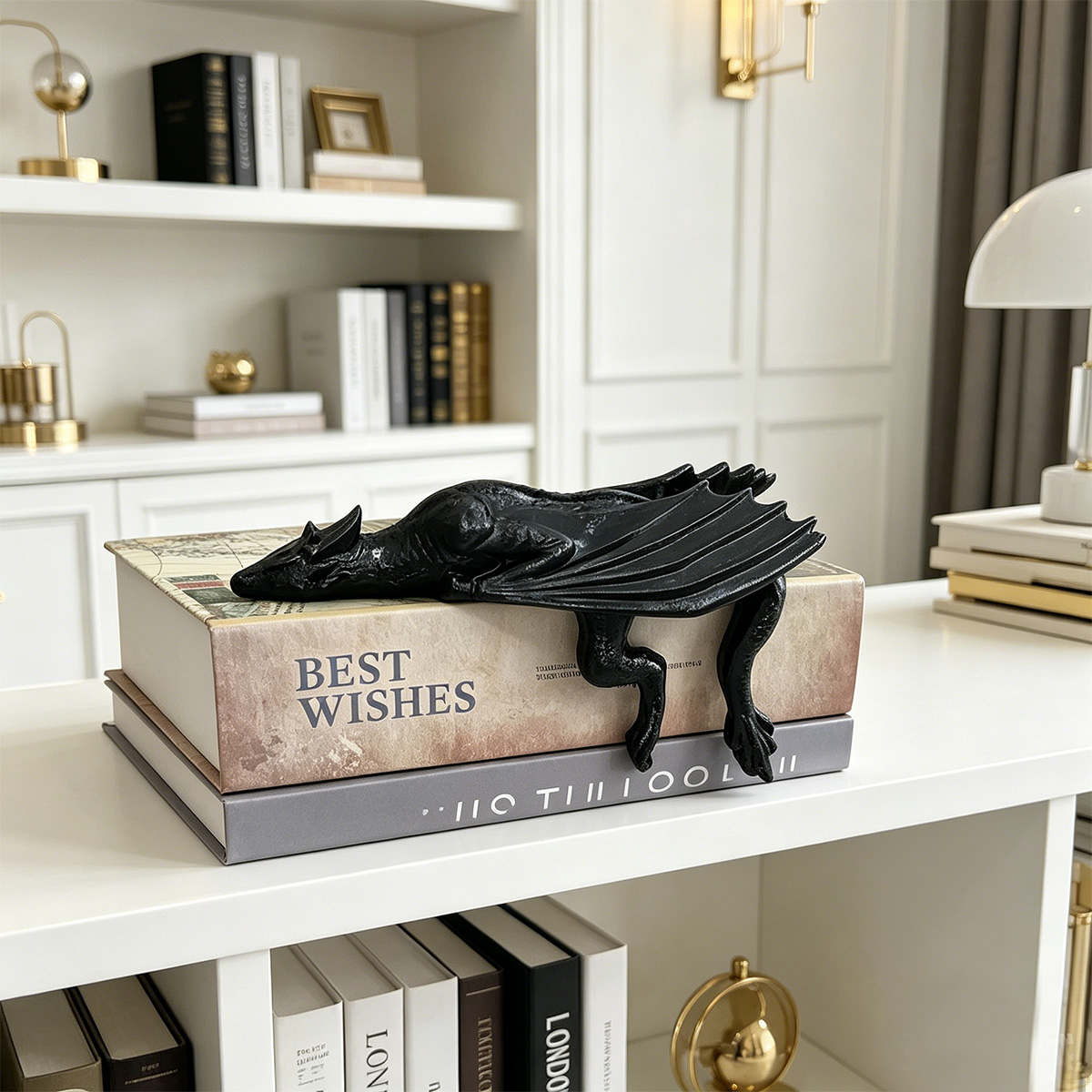 Home Office With Bookshelves - قطعة واحدة من زينة الراتنج المزخرفة،